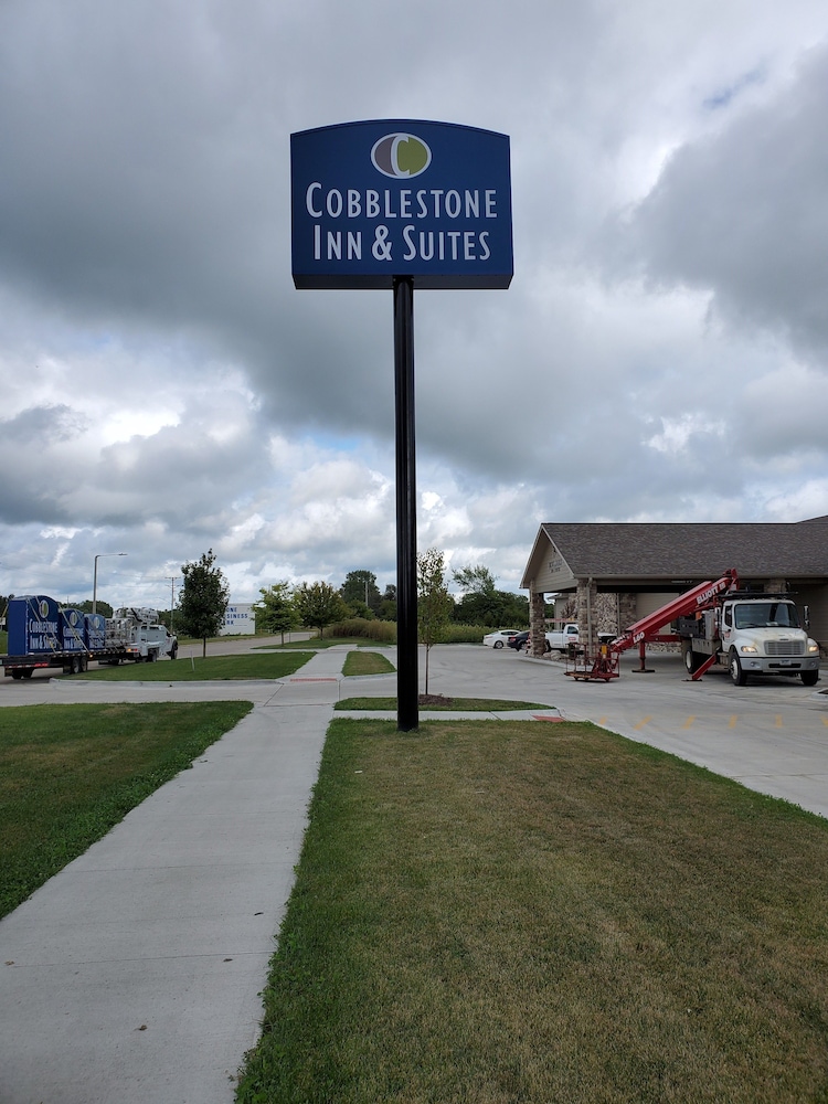 Cobblestone Inn & Suites - Boone 41/50