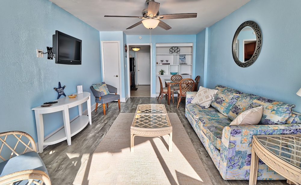 The Palms by Suite at the Beach 23/50