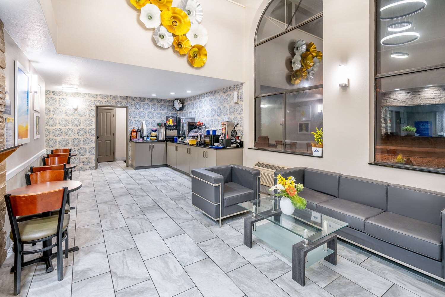 Days Inn by Wyndham Los Lunas 22/33