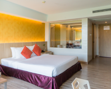Superior, Queen Bed, Lake Building