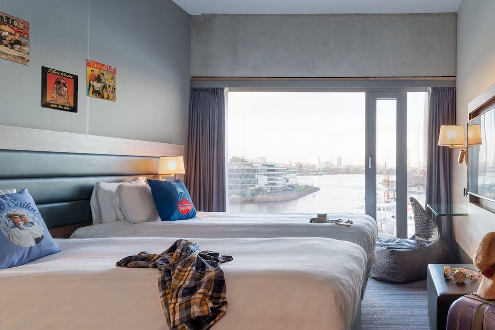 Room, Queen Bed, Harbour View
