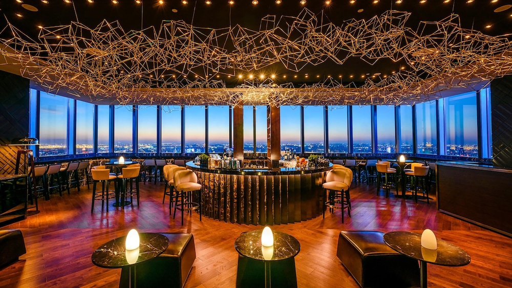 Hyatt Regency Shanghai Global Harbor 57/75
