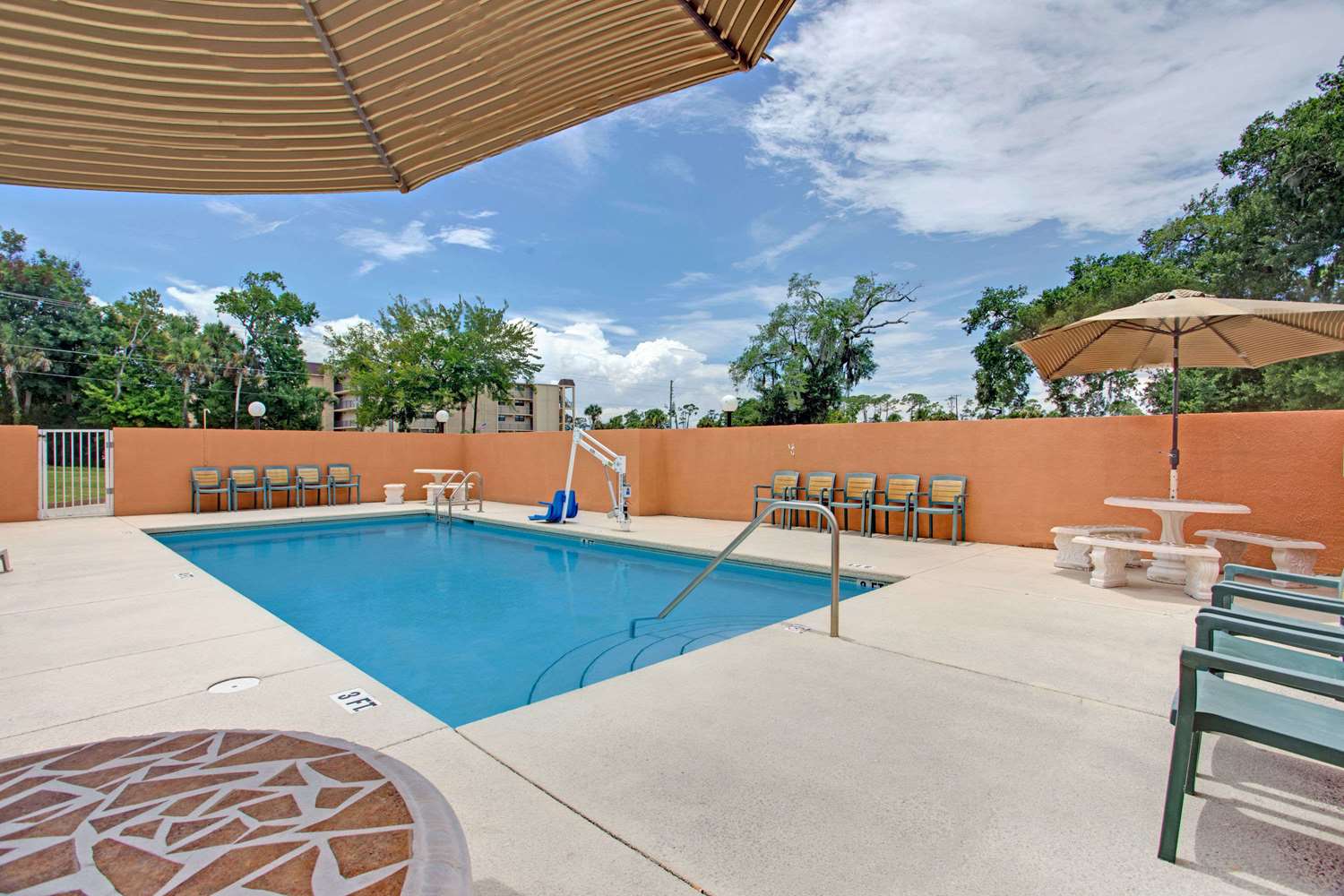 Super 8 by Wyndham Daytona Beach 7/10