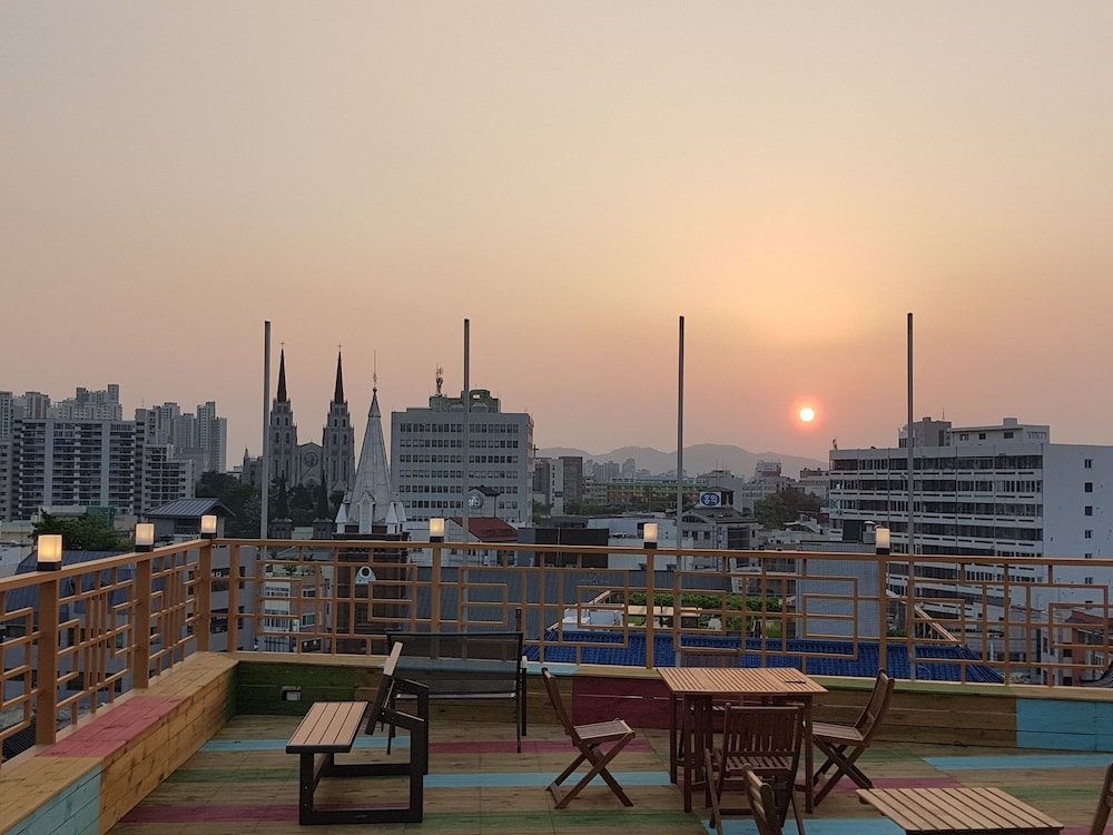 Midtown Hostel 40/50