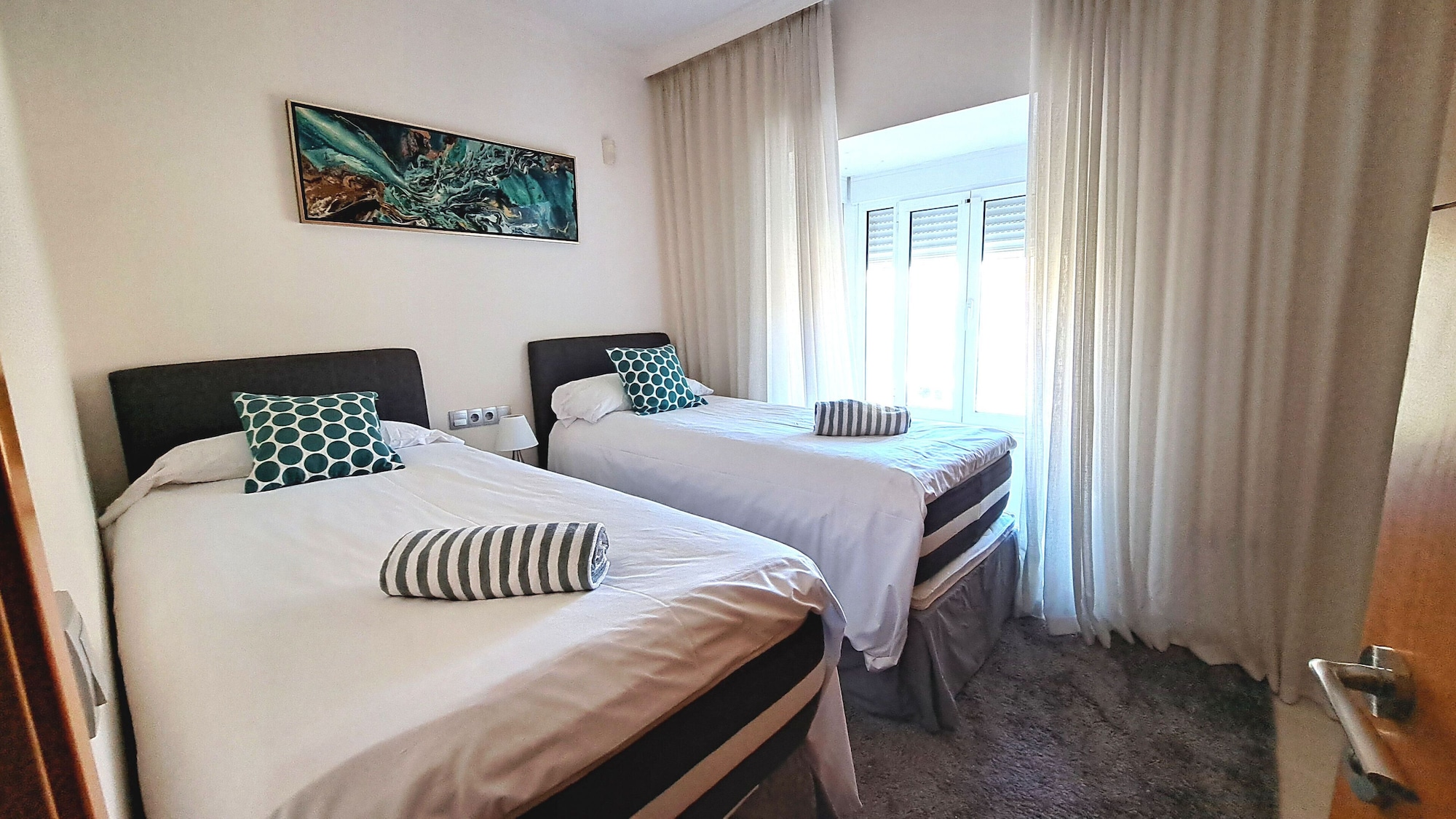 3 BEDROOMS, SUPERIOR, APARTMENT