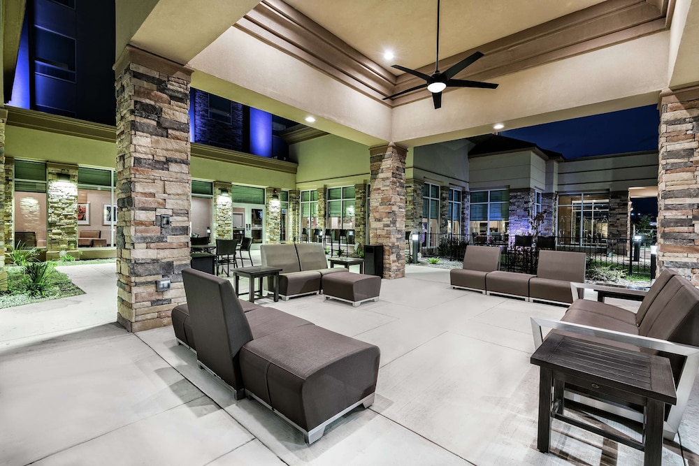 Hilton Garden Inn San Marcos 37/67
