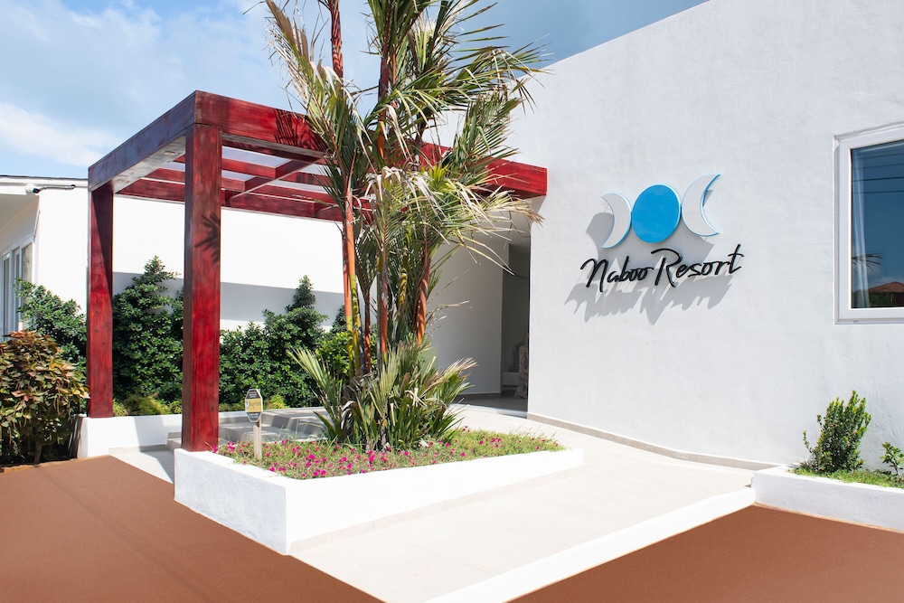 Naboo Resort & Dive Center - Adults Only 5/50