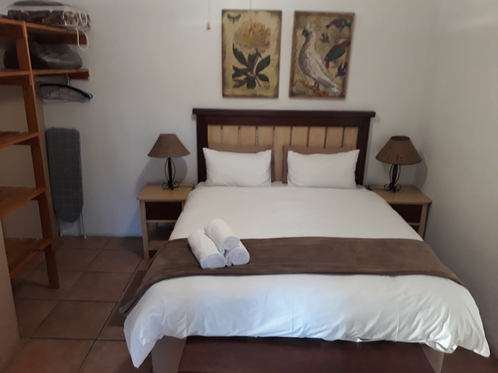 Gansbaai Town Lodge 5/26