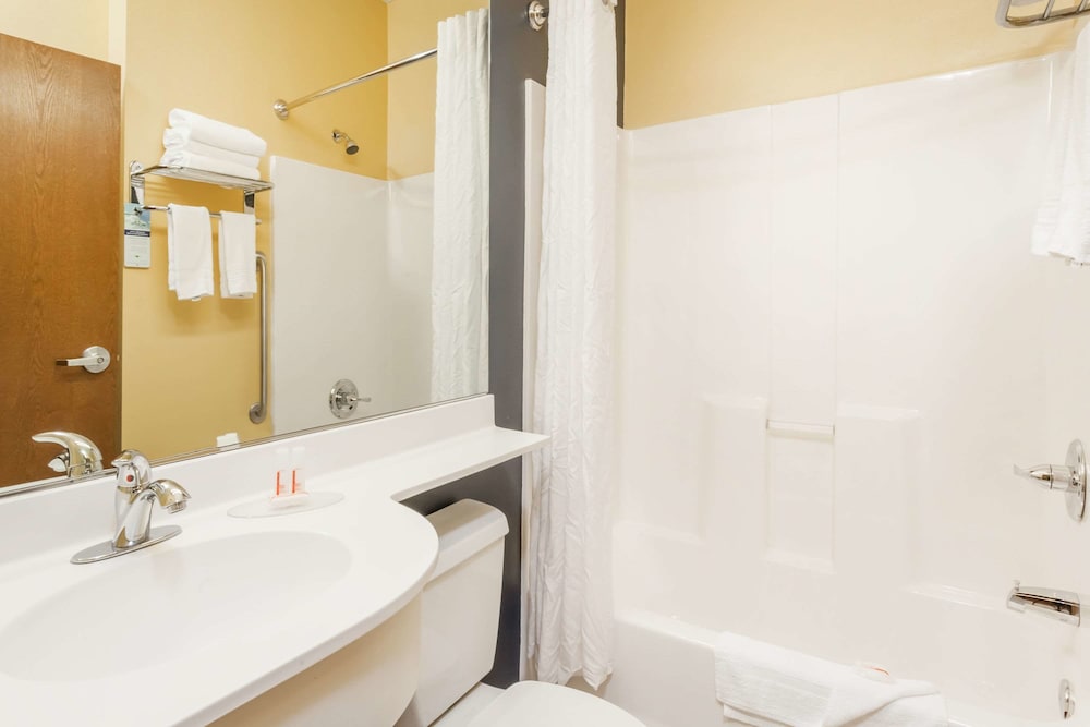 Microtel Inn & Suites By Wyndham Dickson City/Scranton 5/23