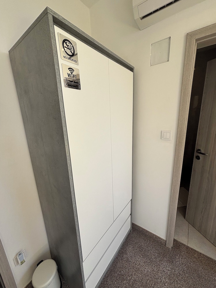 London Rooms Zagreb Airport 22/48