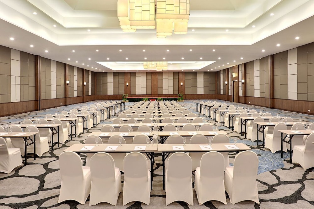 Mercure Manado Tateli Resort And Convention 32/50