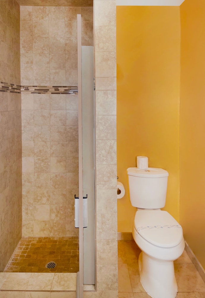 El Patio Inn Studio City 54/59