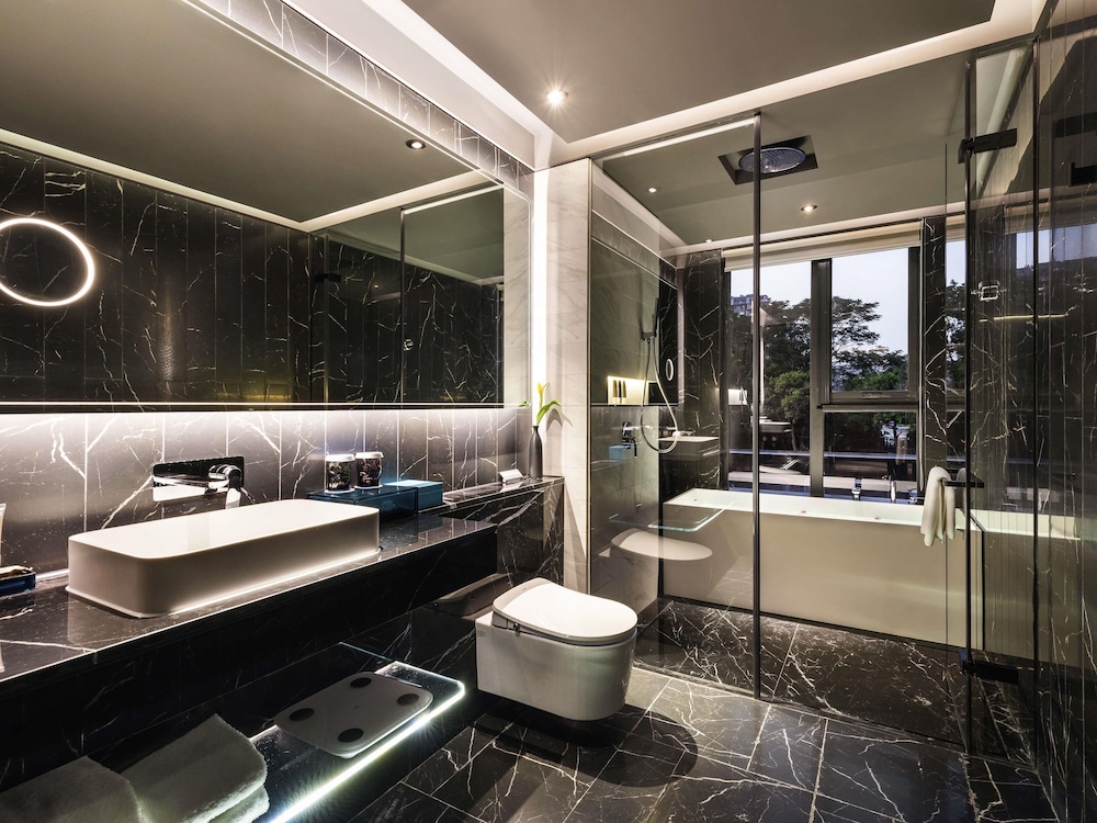 Novotel Yangzhou Slender West Lake 53/60