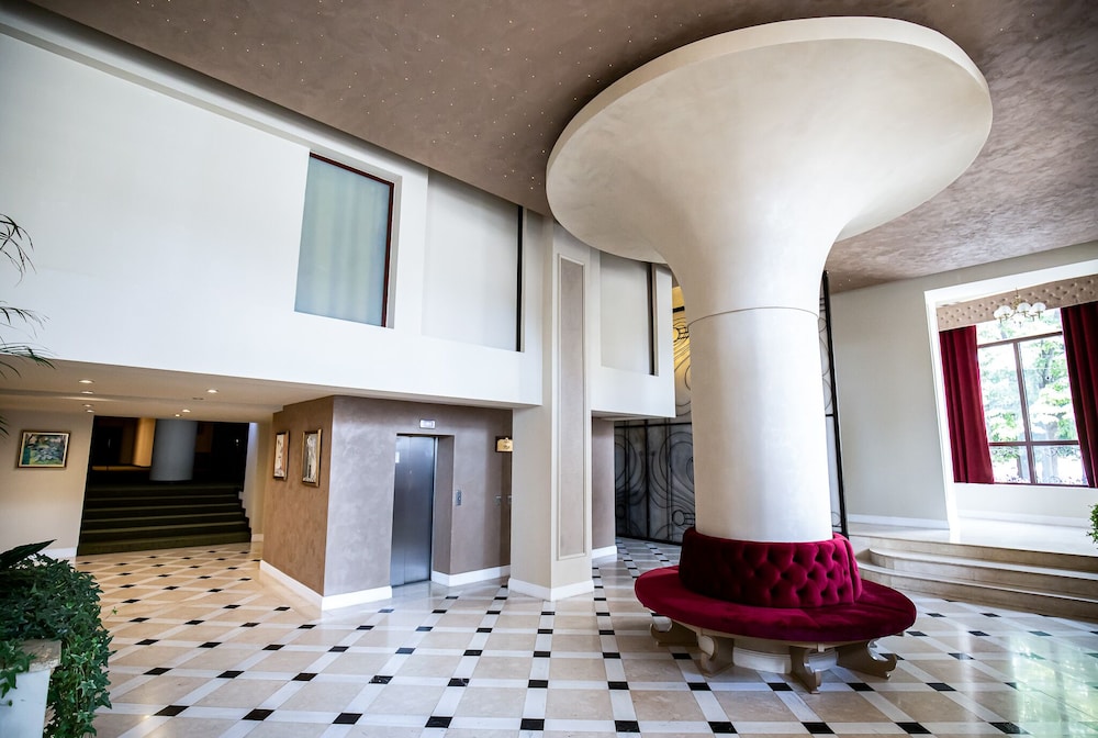GRAND HOTEL TRAIAN 8/34