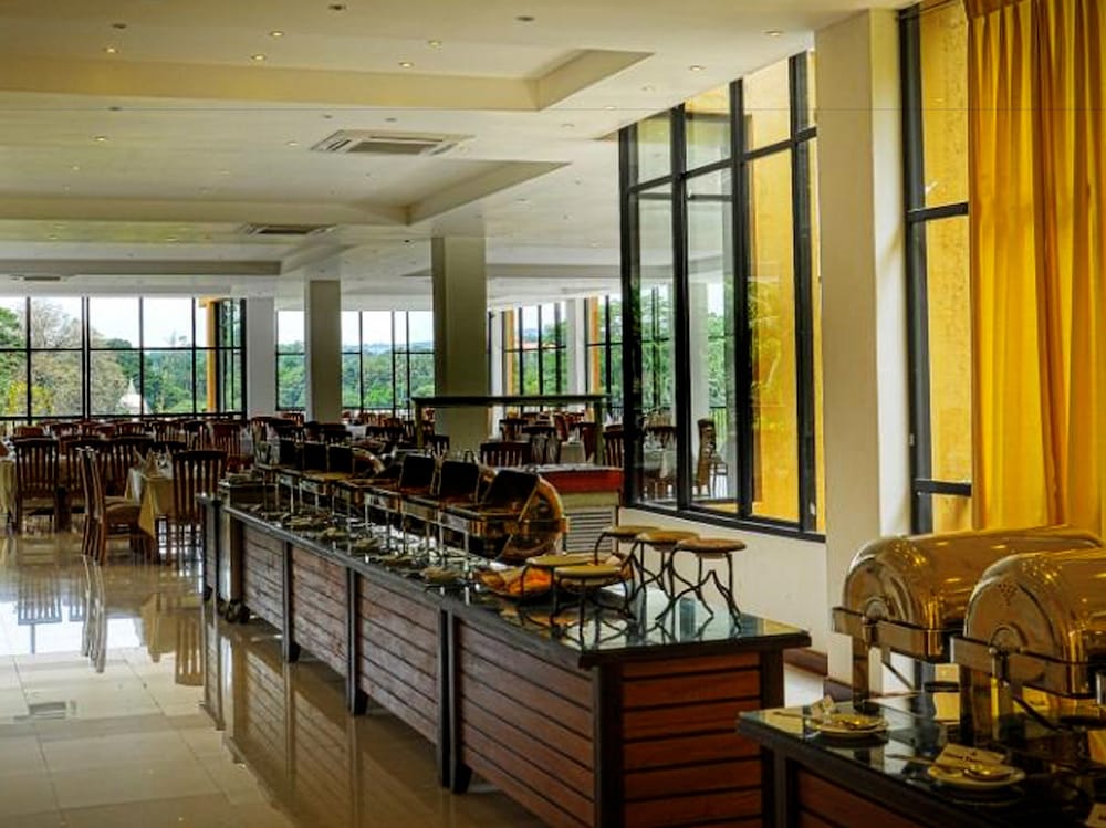 Oak Ray Regency Hotel 27/40