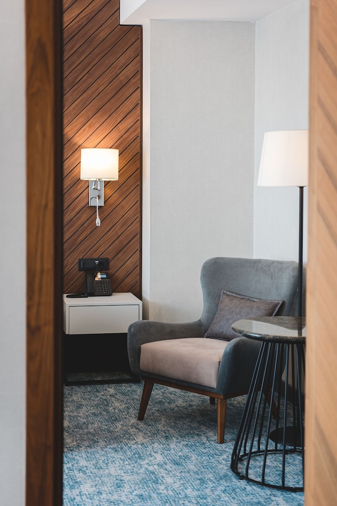 Bristol Hotel Podgorica 12/62