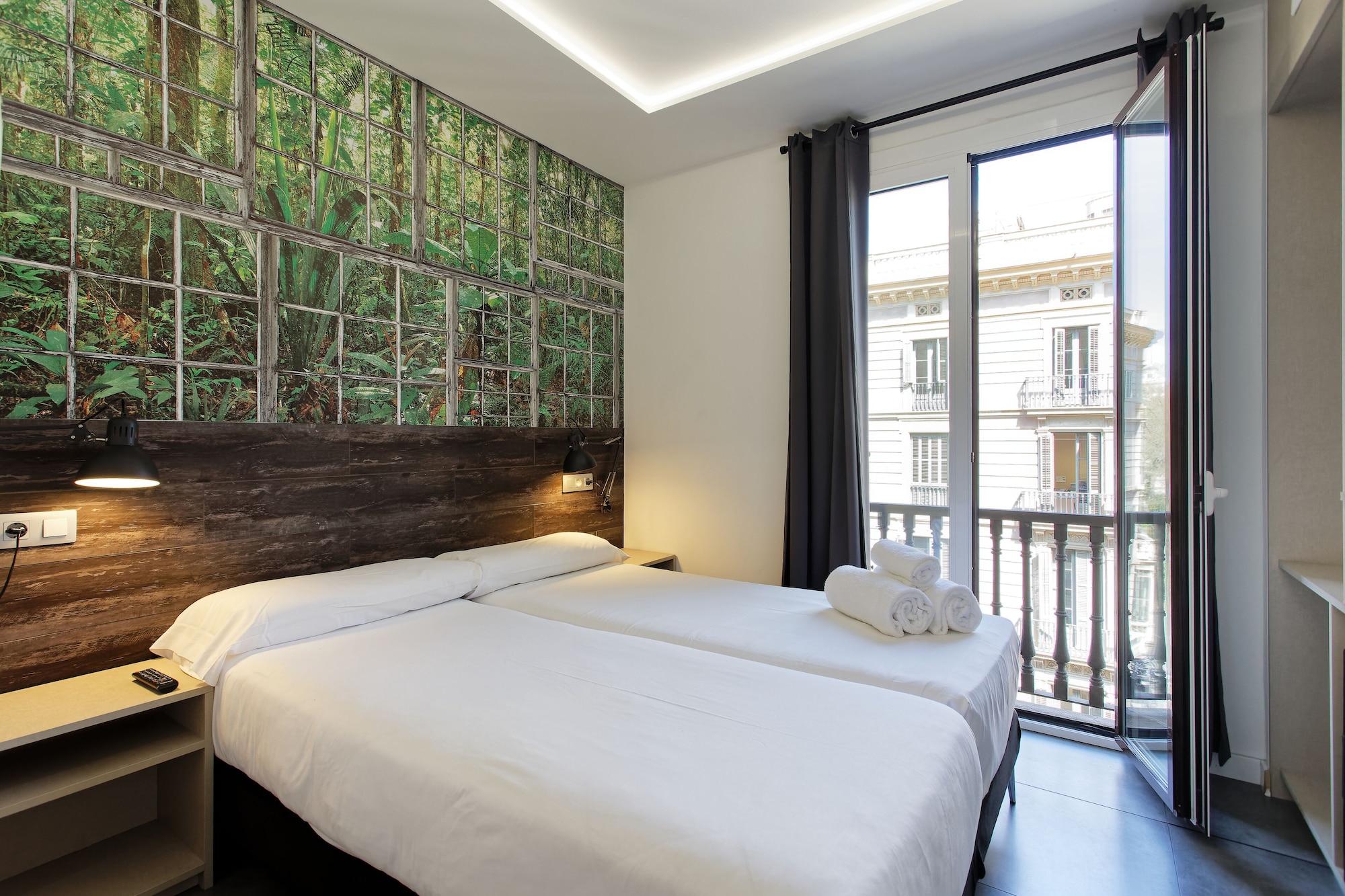 ROOM, TWIN BEDS, CITY VIEW, SMALL