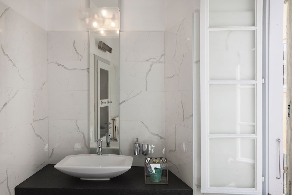 Caffe dell Arte Boutique Rooms 47/50