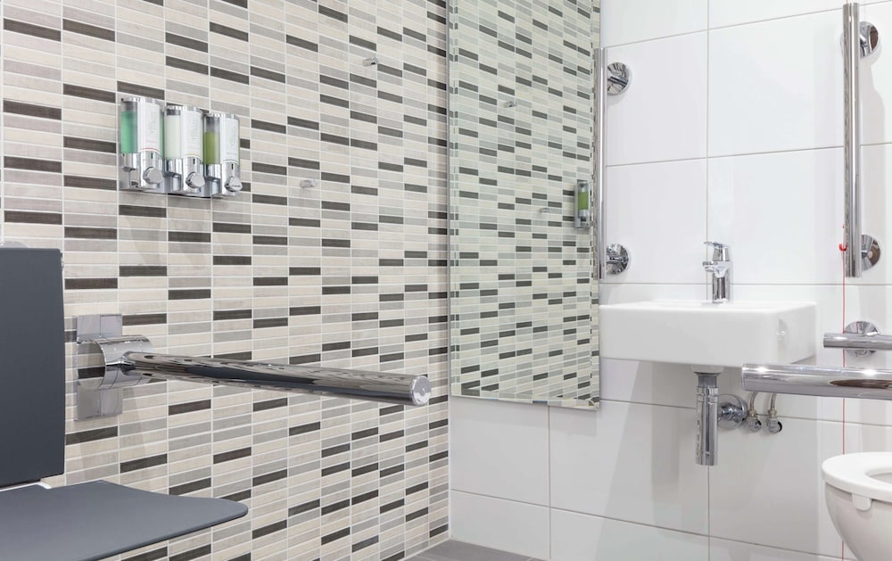 Hampton By Hilton Edinburgh Airport 17/56
