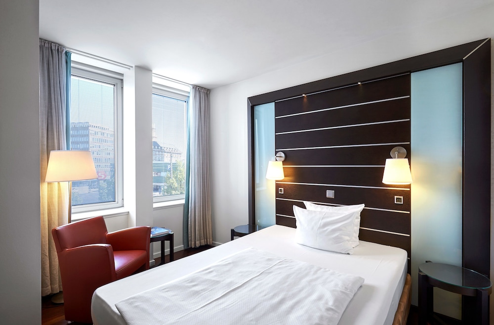Imperial Hotel 14/40