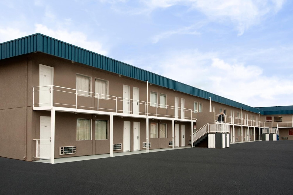 Swift Current Thriftlodge 2/61