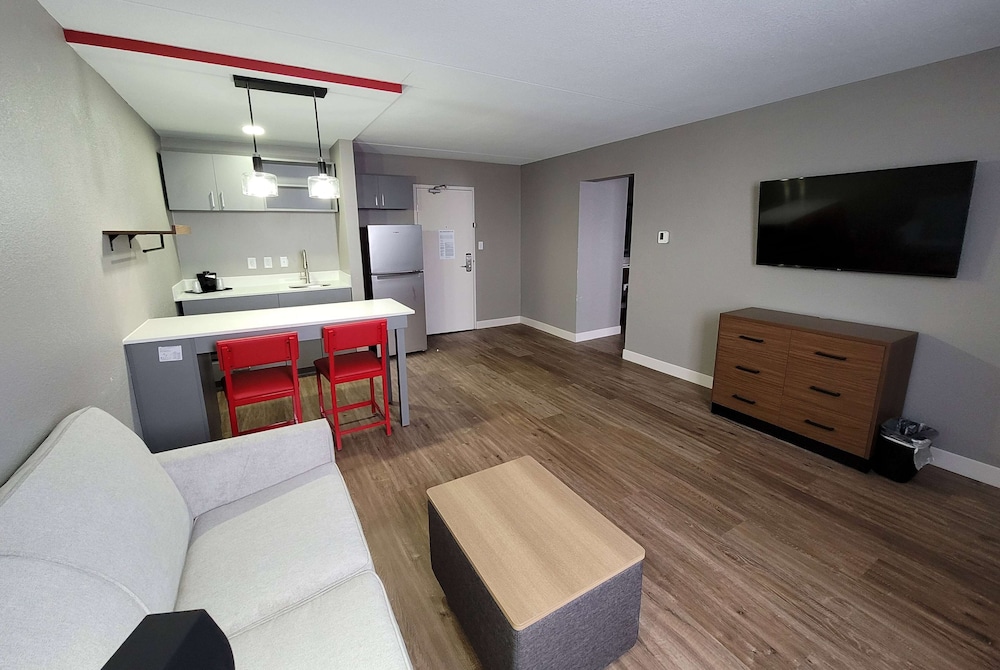 Hawthorn Suites by Wyndham Wichita Airport 25/44