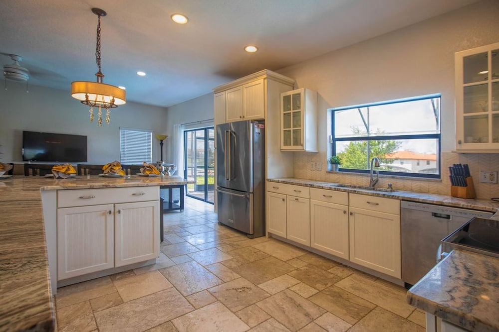 High Grove Homes 6/50