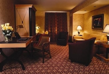 The Bertram Inn & Conf Ctr, Trademark Collection Hotel 27/51