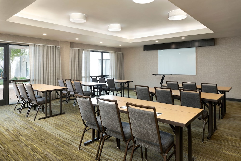 Courtyard By Marriott Austin Round Rock 52/54