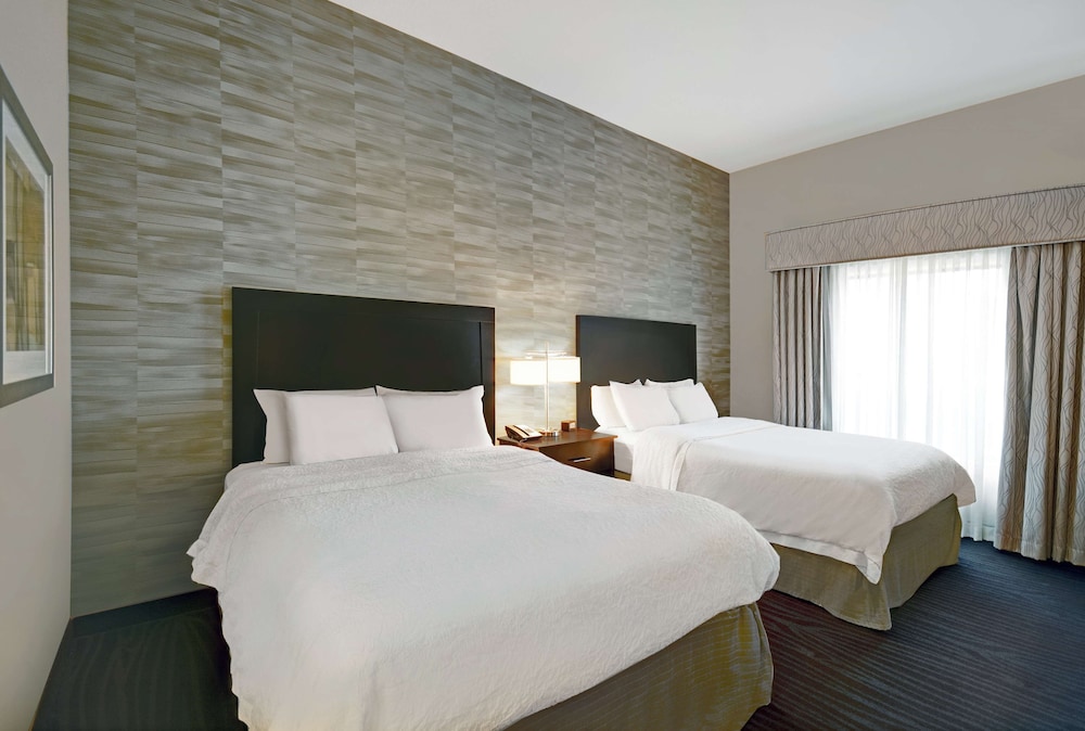 Hampton Inn And Suites Robbinsville 18/57