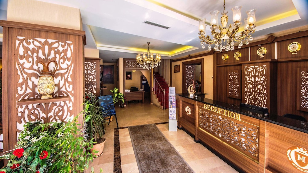 Hera Montagna Hotel 8/71