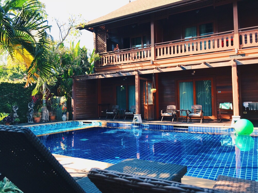 Baan U Sabai Boutique House 62/64