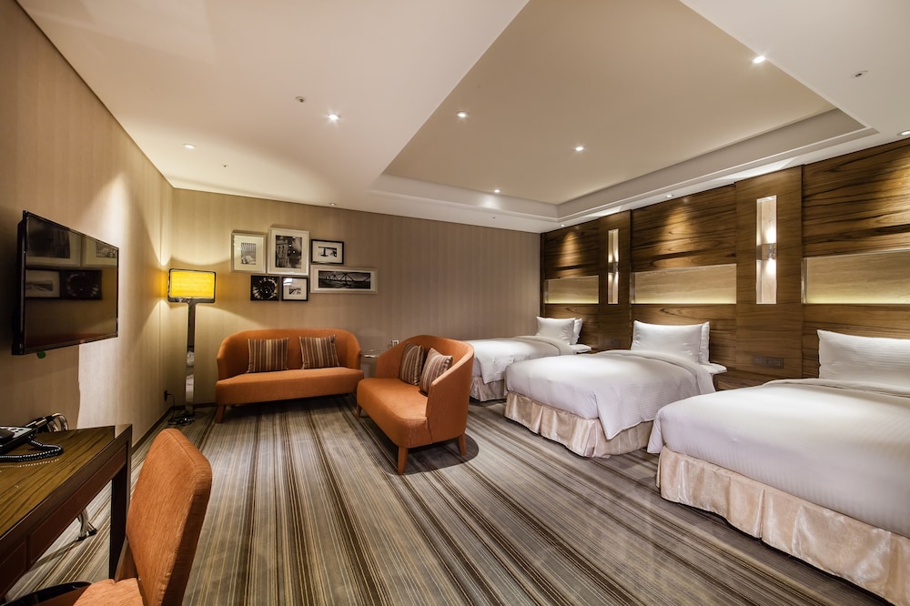Room, Triple, 3 Beds, No Window