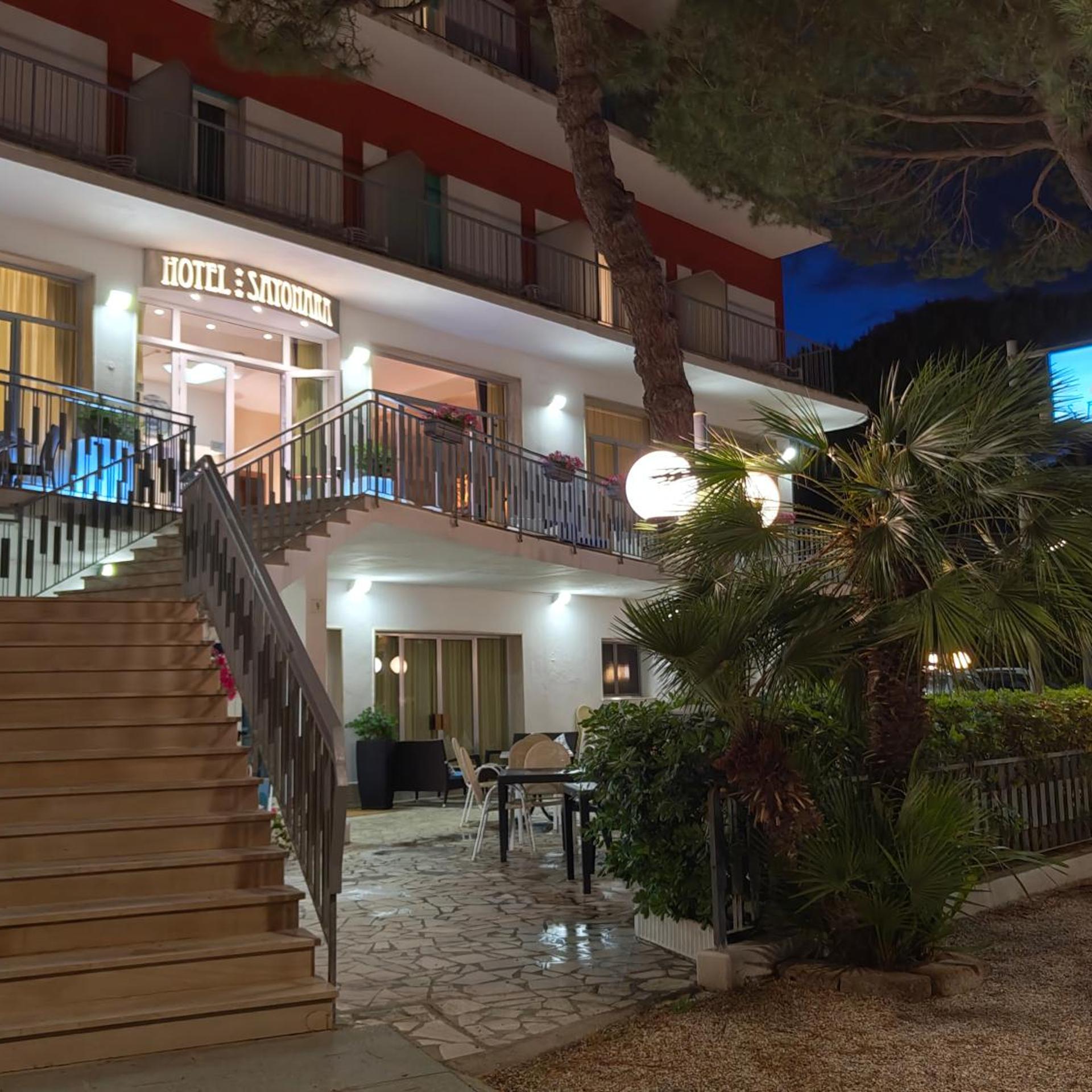 Hotel Sayonara 4/50