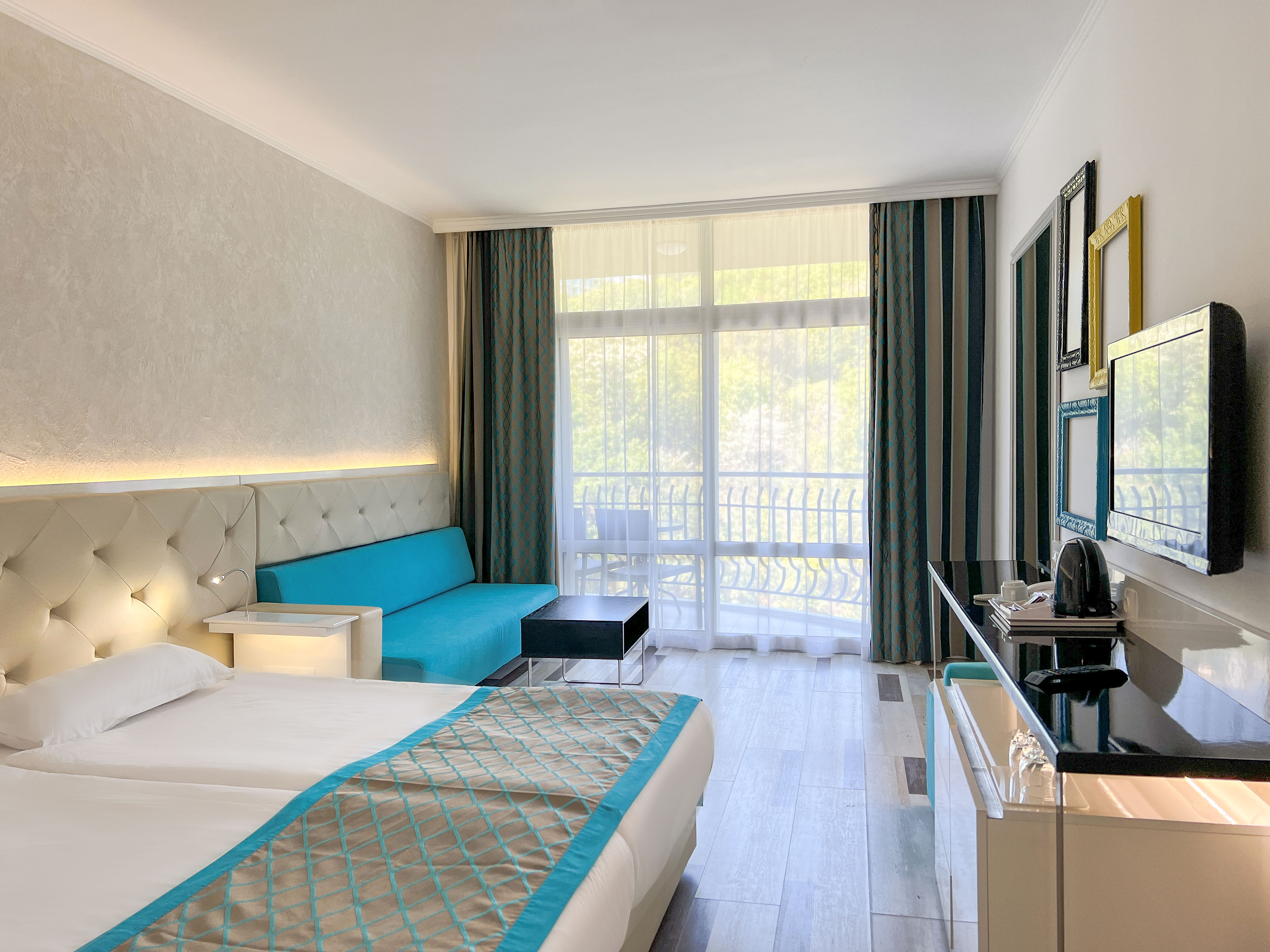 ROOM, DOUBLE BED, PARK VIEW