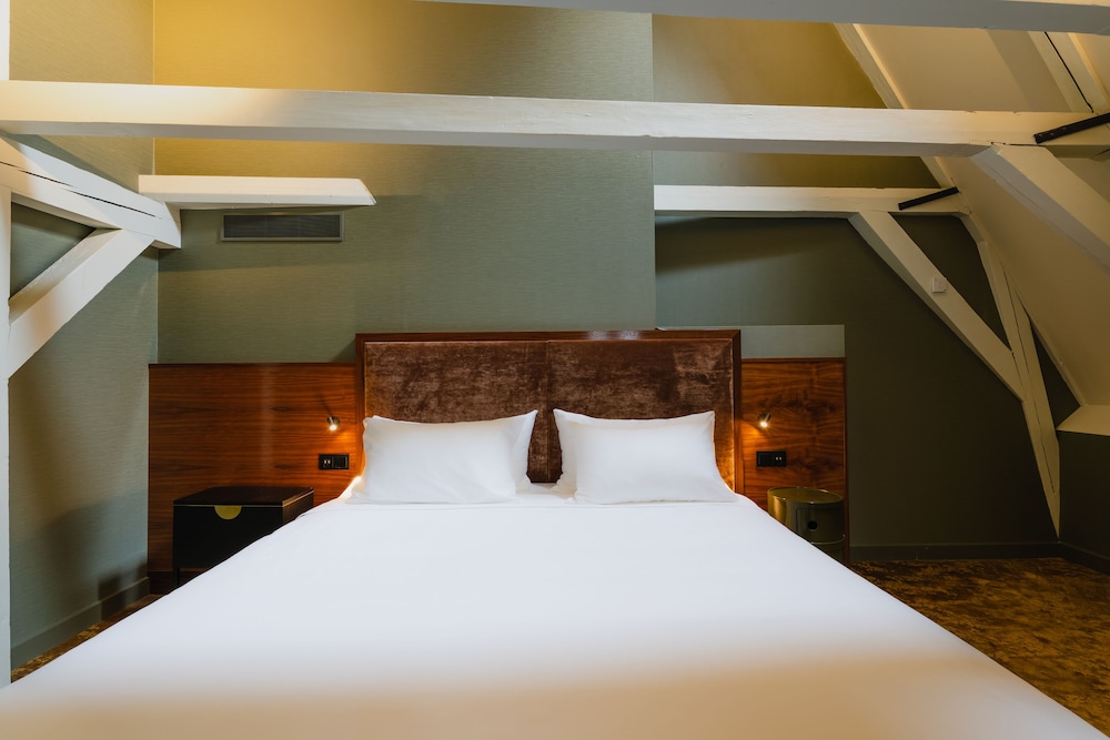 LOFT, EXECUTIVE