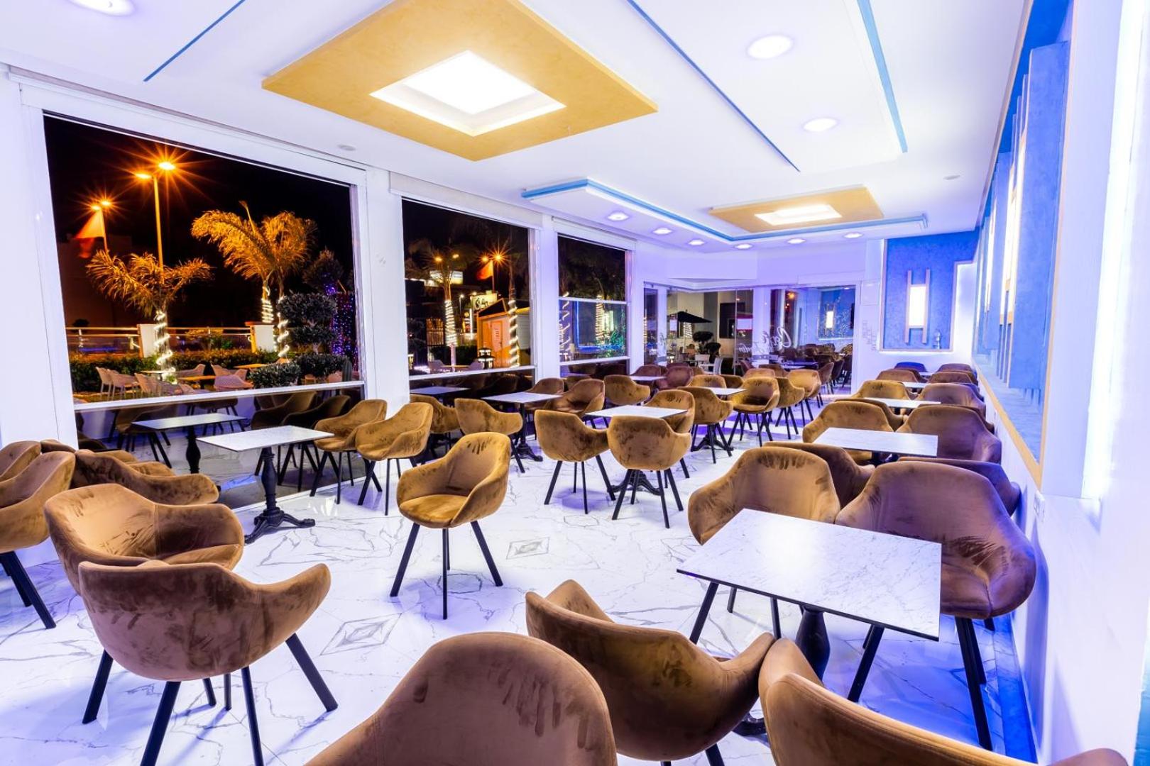 Hospitality Inn 38/52