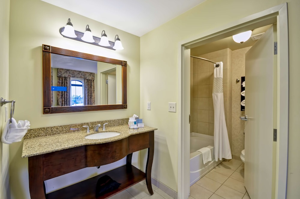 Hampton Inn & Suites North Charleston-University Blvd 8/55