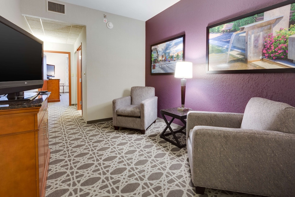 Drury Inn and Suites Middletown Franklin 25/35