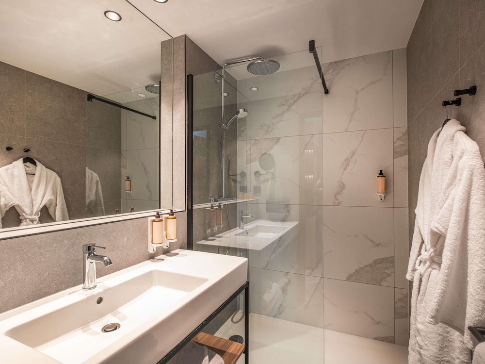 Mercure Le Mans Batignolles 66/68