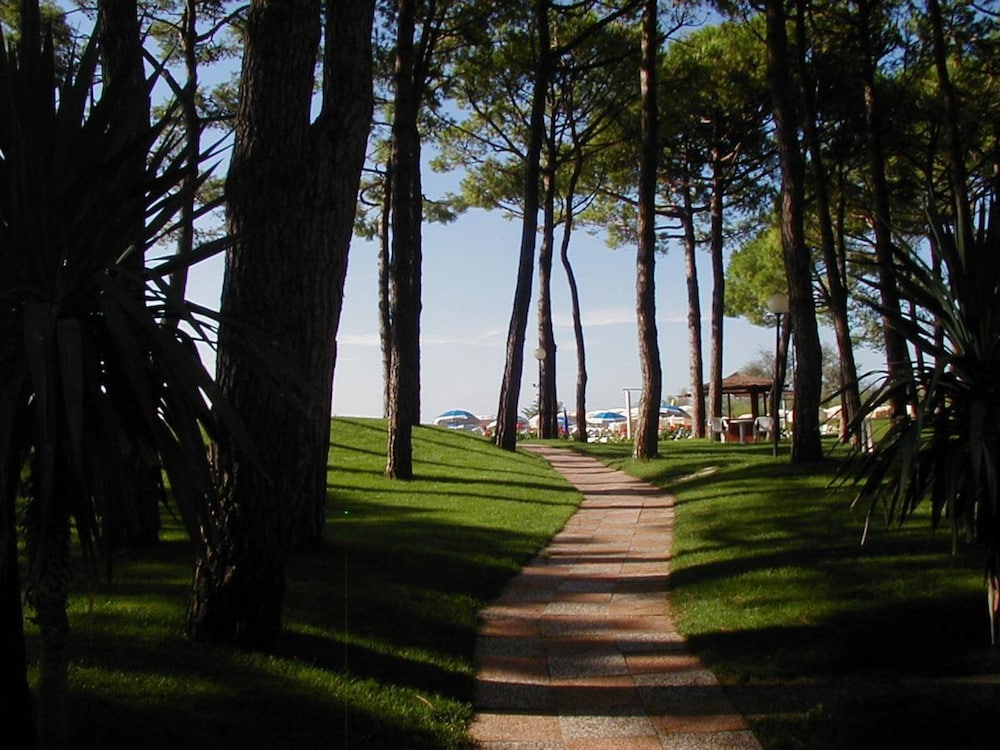 HOTEL BEAU RIVAGE PINETA 20/54