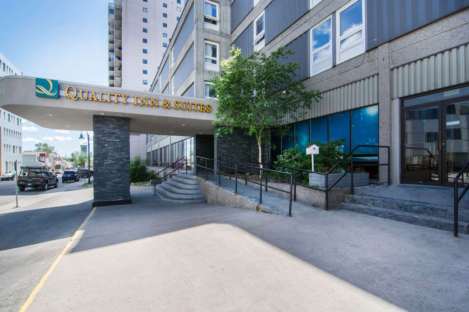 Quality Inn Suites Yellowknife 36/37
