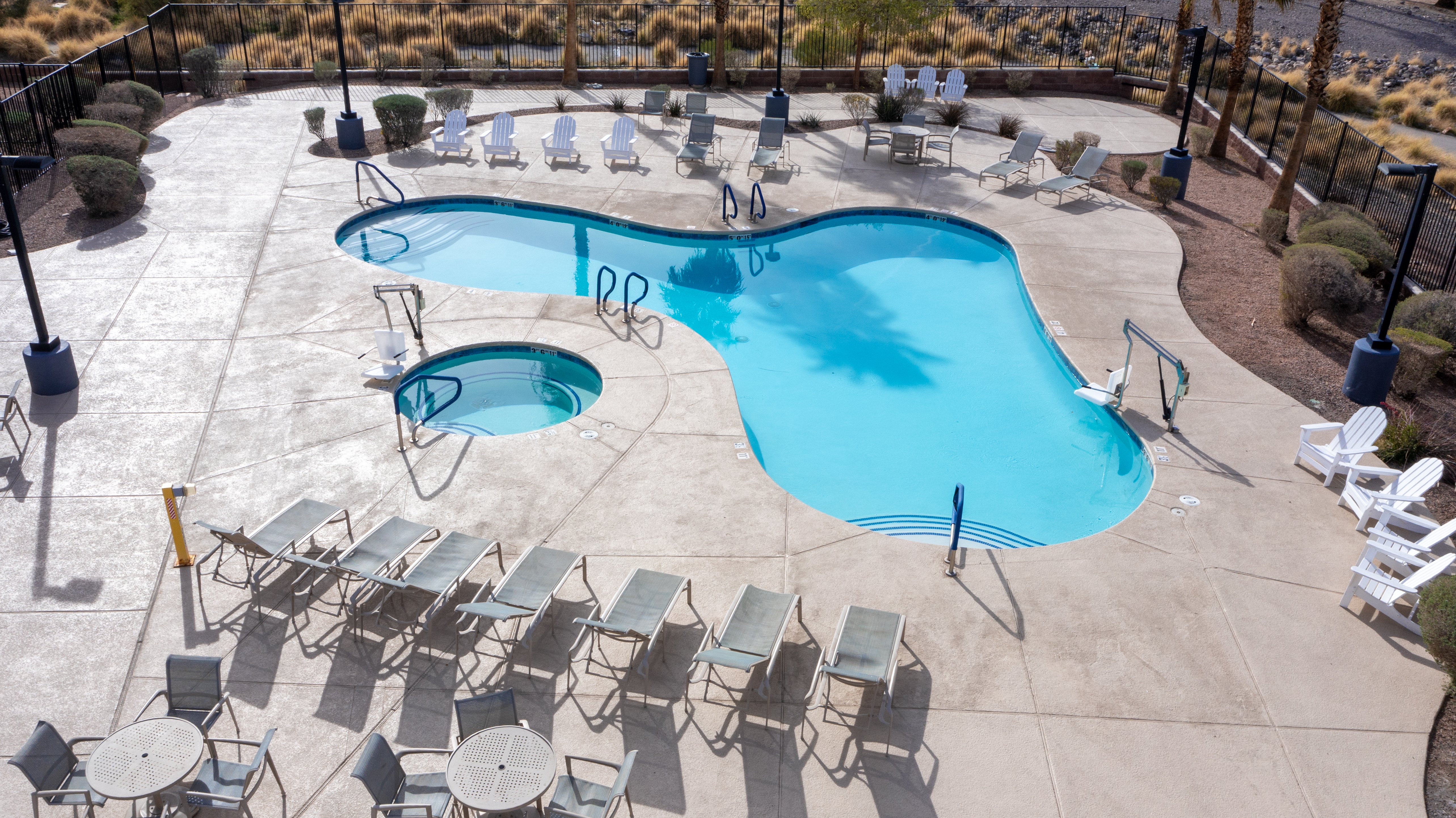 Holiday Inn Express Hotel & Suites Henderson 46/71