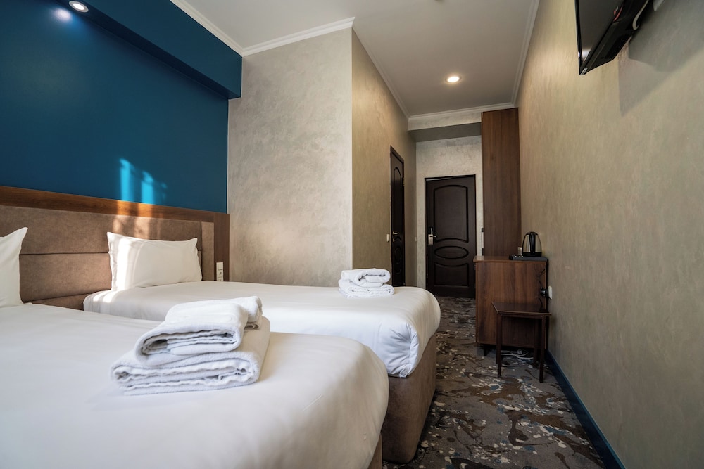 Hotel Mildom Express 11/49