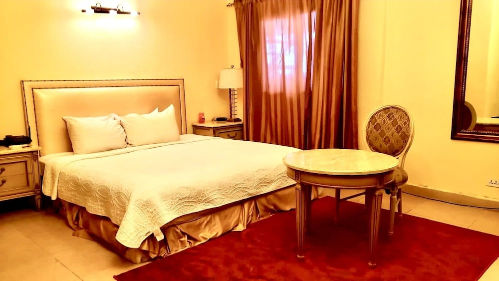 Bella Casa Hotel 10/50