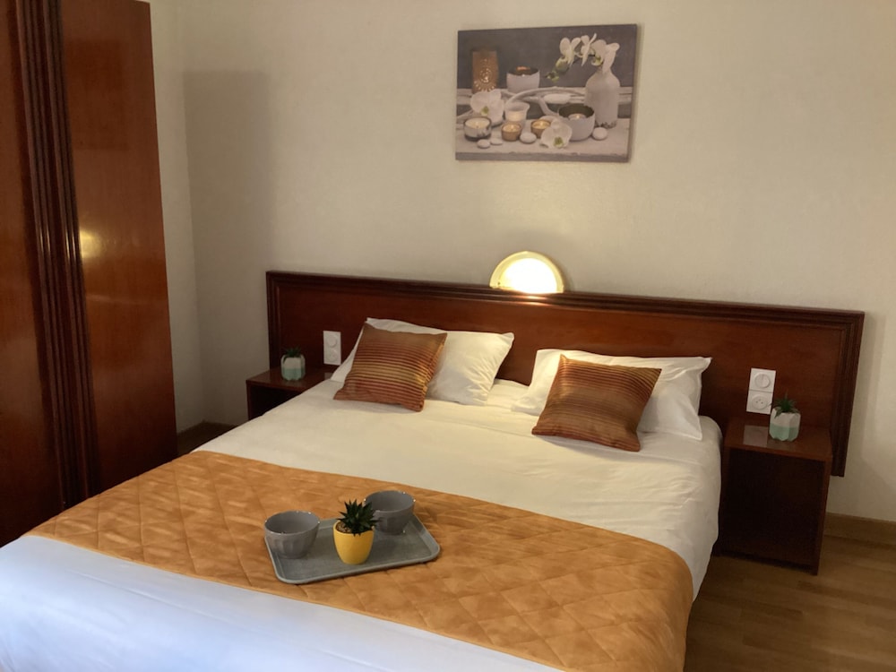 HOTEL ANGELIC-MYRIAM 42/63
