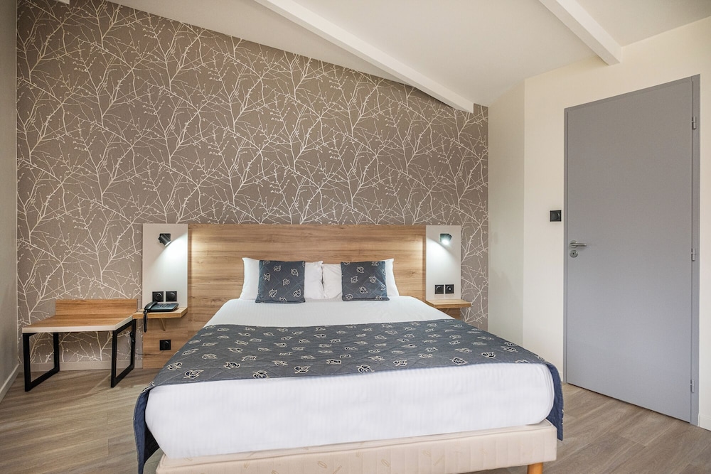 Room at Charme Hotel Montbeliard Sud, Arbouans