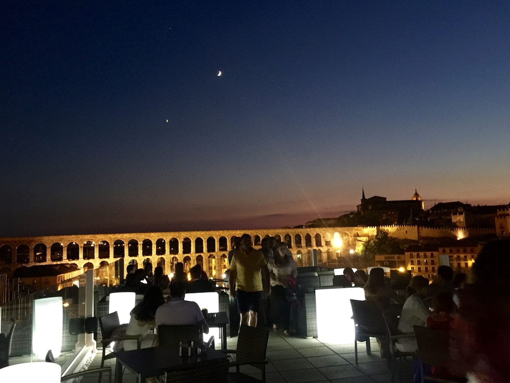 Hotel ELE Acueducto 7/57