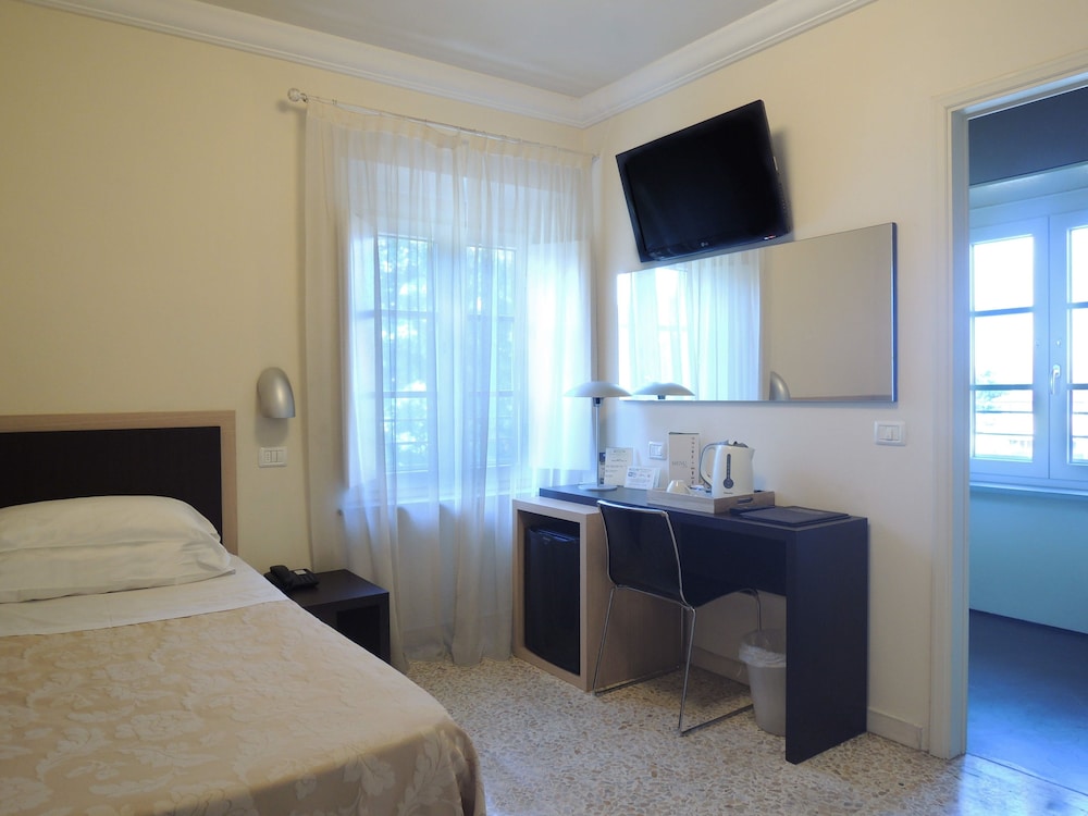 Hotel Hambros Il Parco 19/57