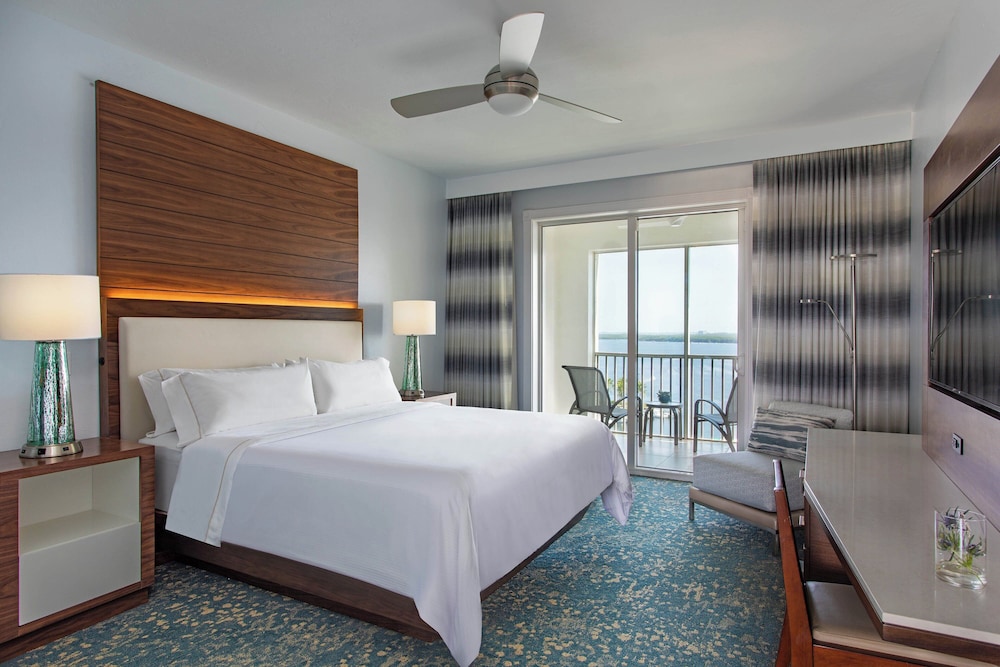 Suite, Double Bed, River View, Accessible